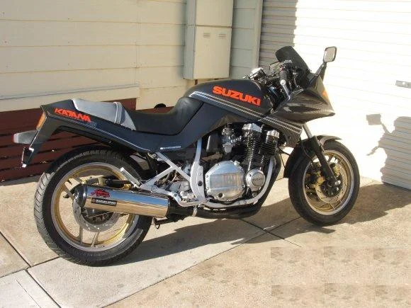 Suzuki GSX 750 S Katana