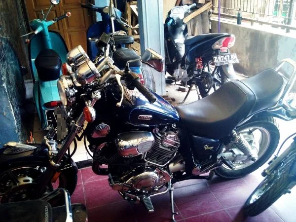 Yamaha XV 750 Virago