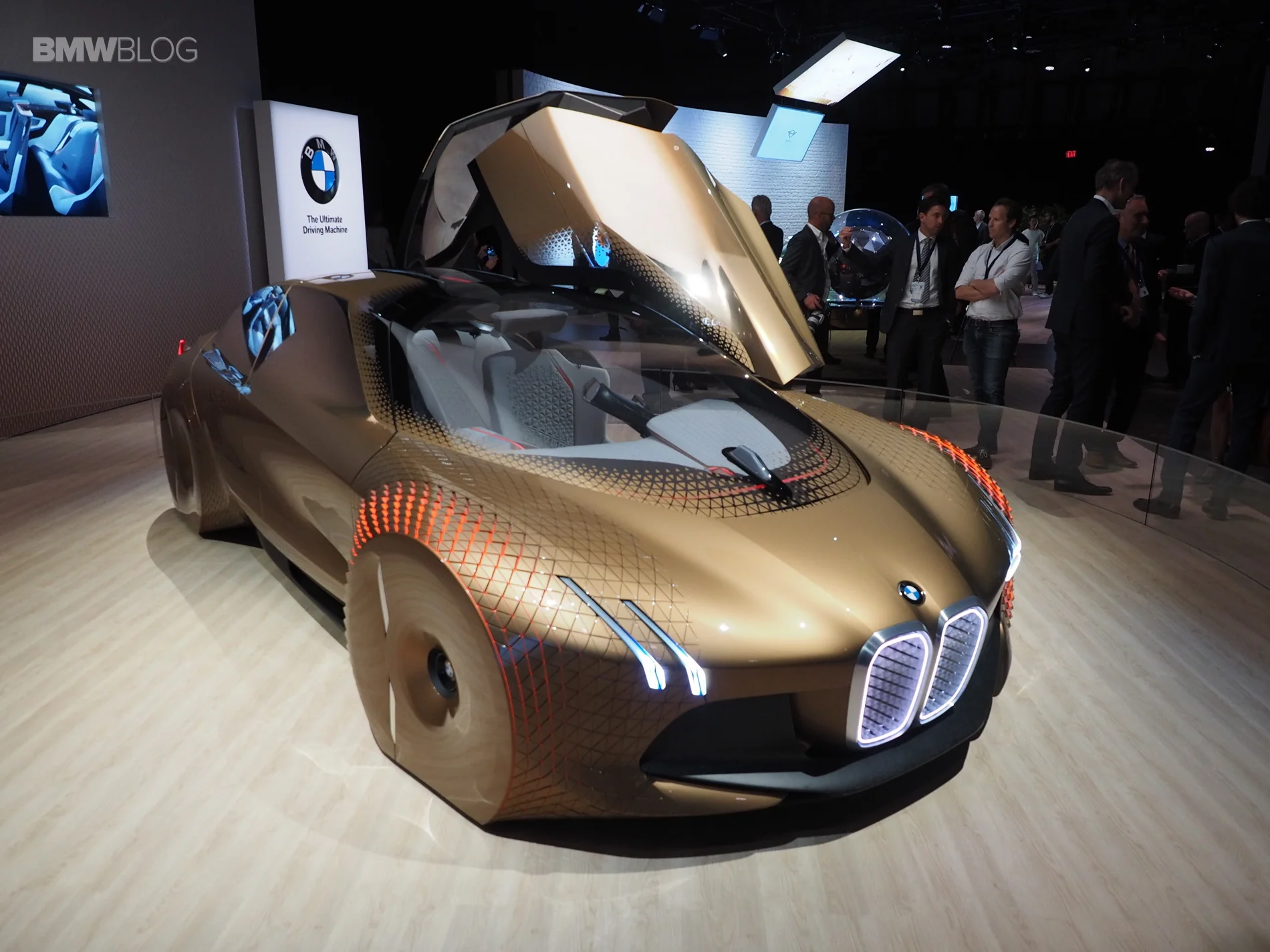 BMW Vision Next 100
