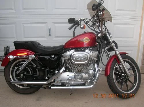 Harley-Davidson 883 Sportster Hugger