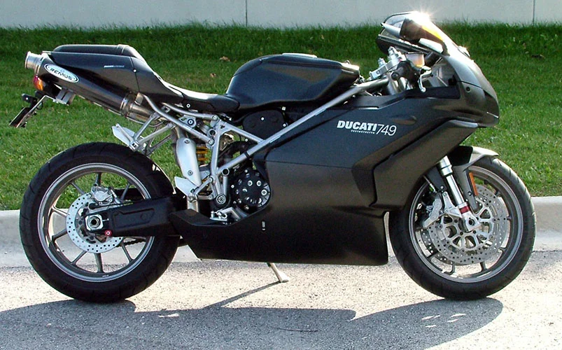 Ducati 749 Dark