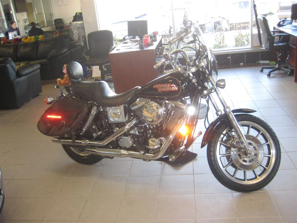 Harley-Davidson Dyna Glide Convertible