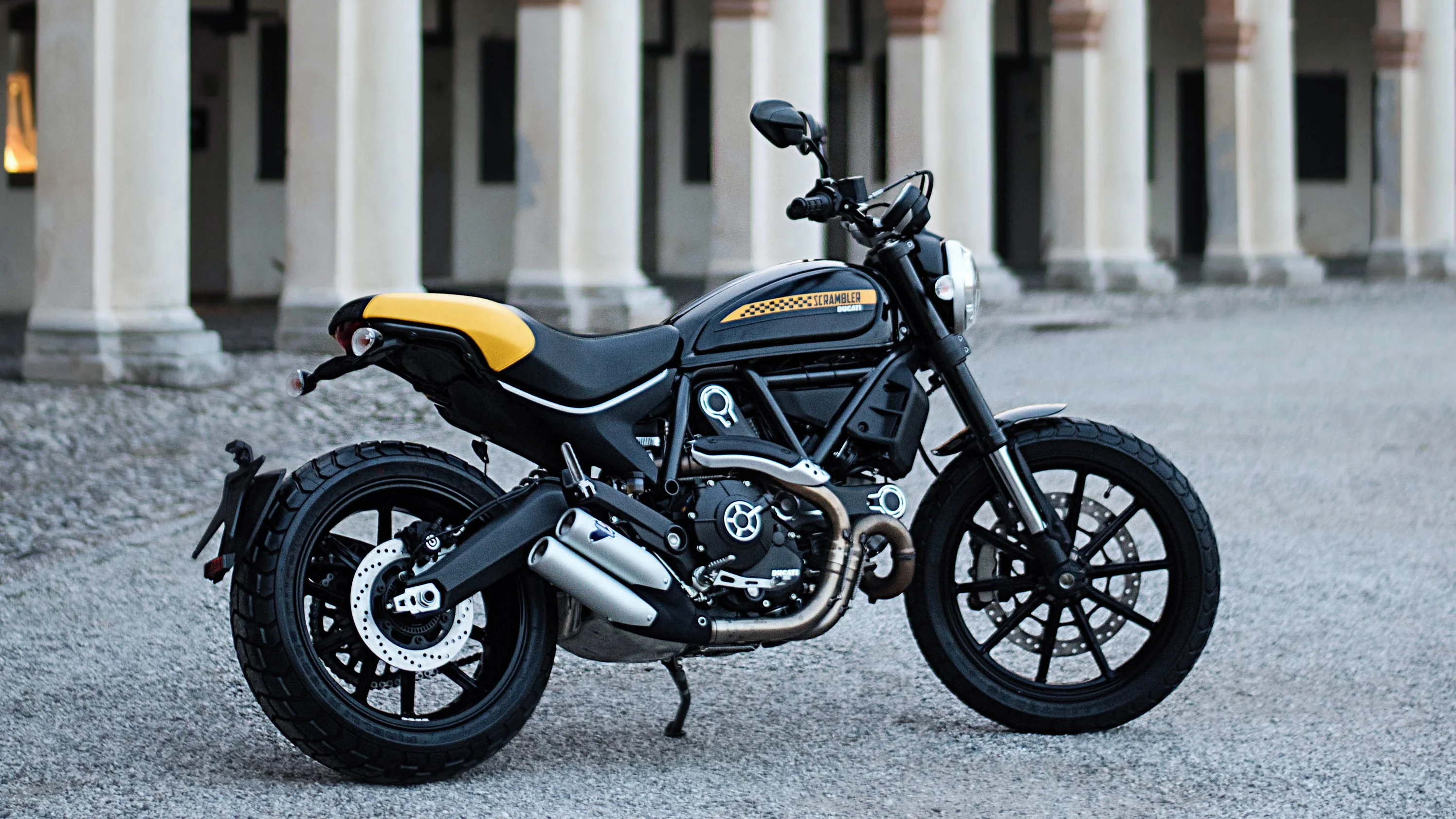 Ducati Scrambler Full Throttle