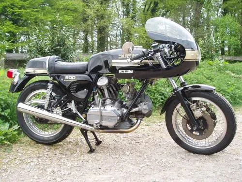 Ducati 900 SS