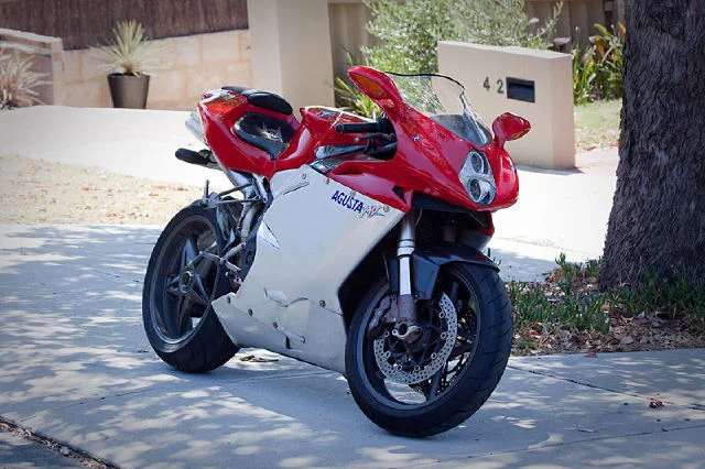 MV Agusta F4 1000S 1+ 1
