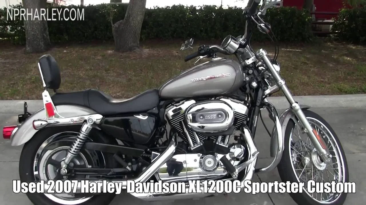 Harley-Davidson XL1200C Sportster Custom