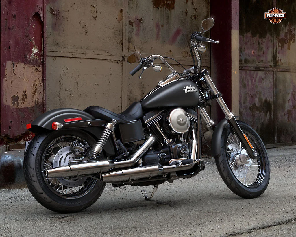 Harley-Davidson Dyna Street Bob Dark Custom