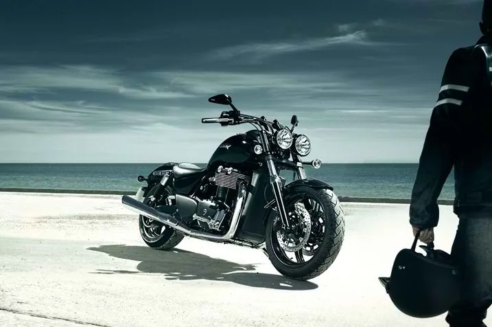 Triumph Thunderbird Storm
