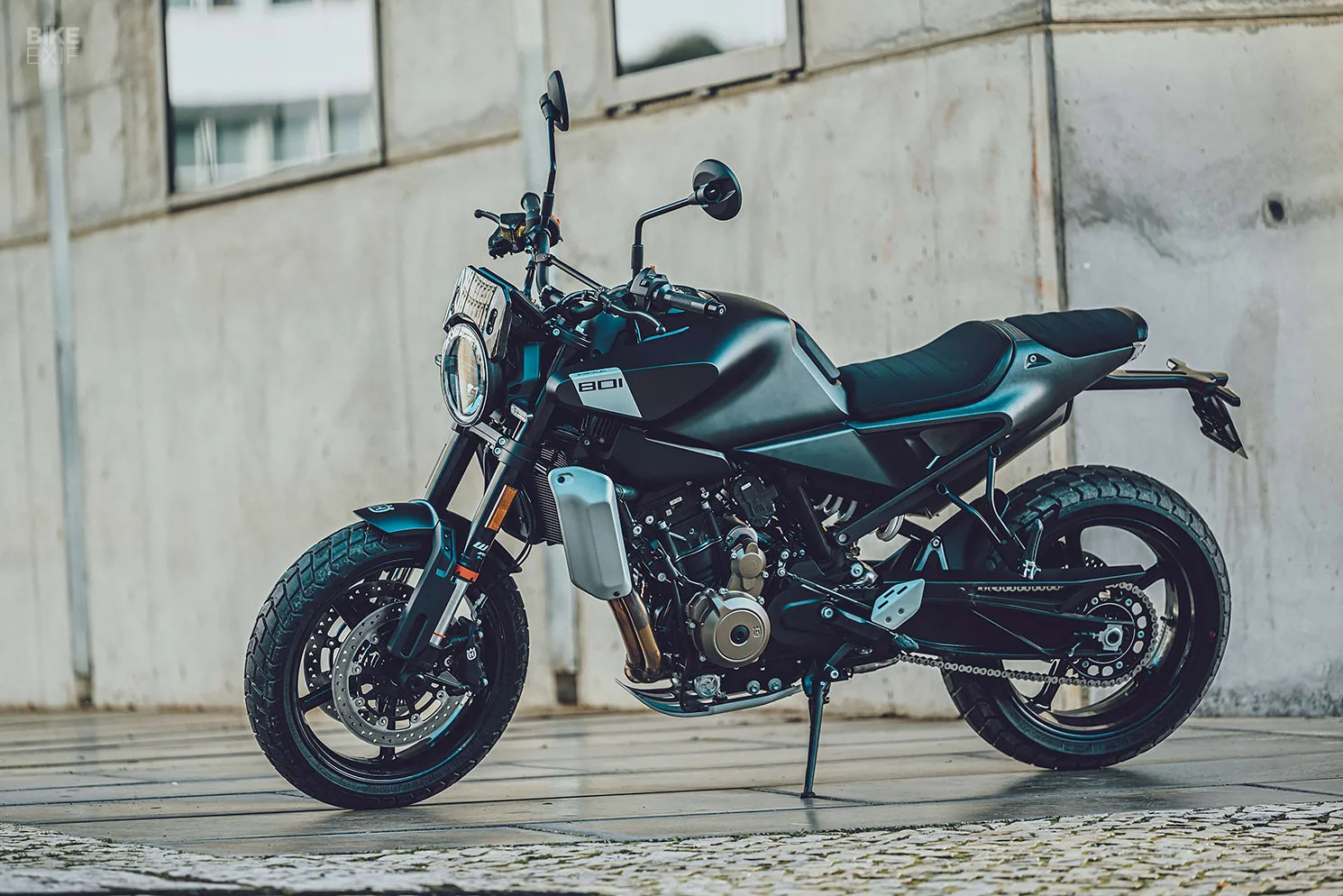 Husqvarna Svartpilen 801