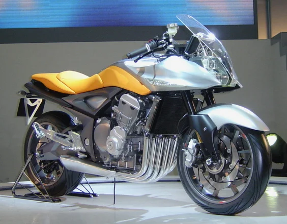 Suzuki Stratosphere 2006