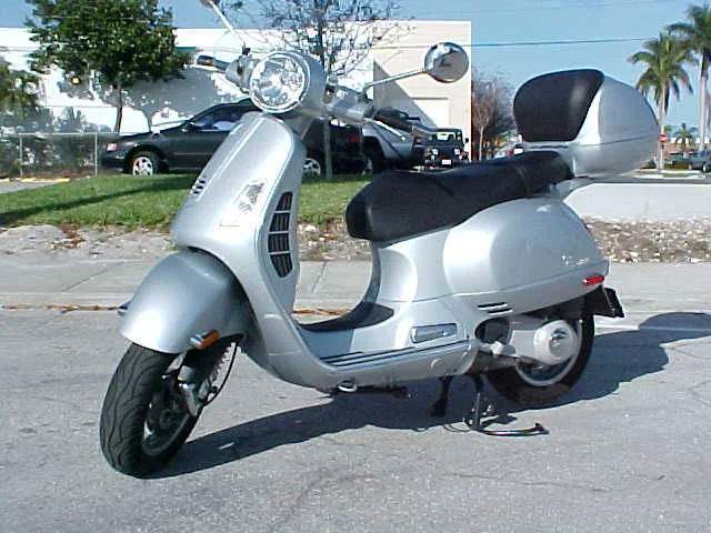 Vespa Granturismo