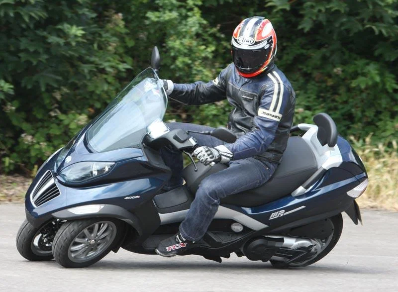 Piaggio MP3 400