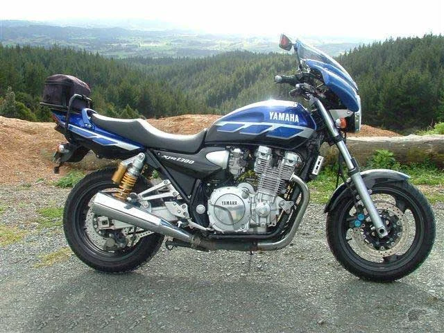 Yamaha XJR