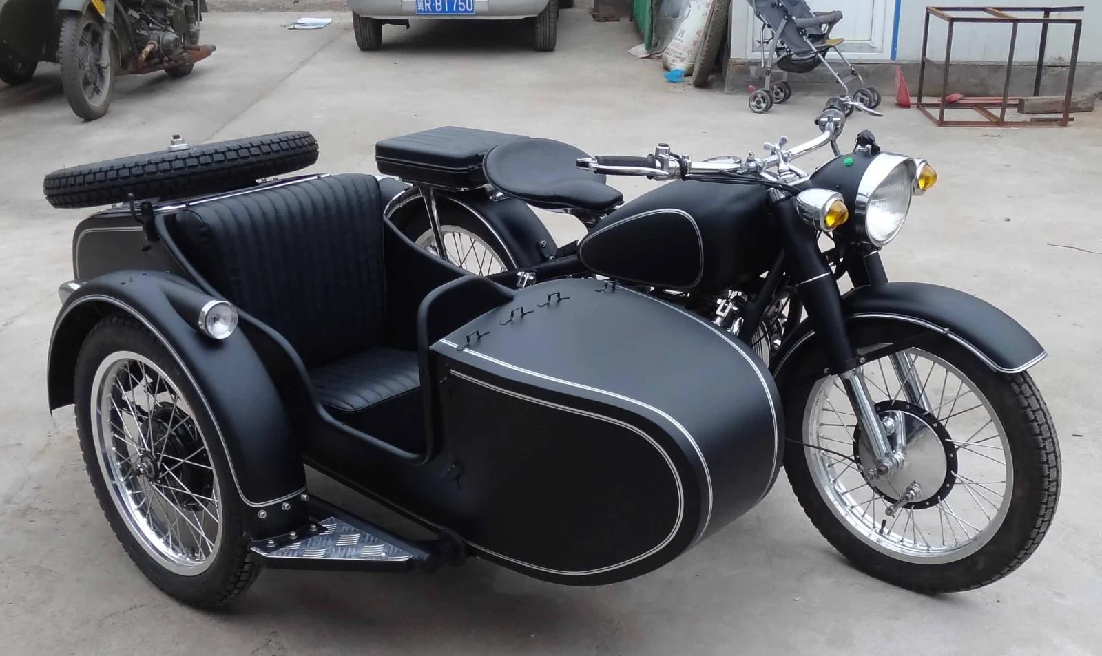 Chang-Jiang 750 J-1 (with sidecar) 1991