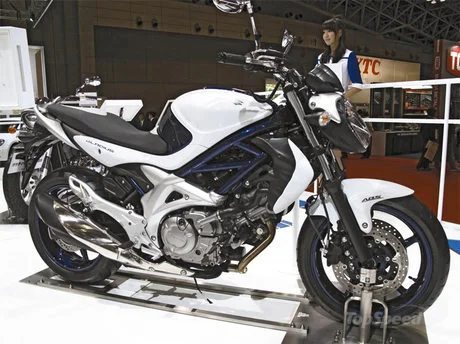 Suzuki Gladius 400 2010