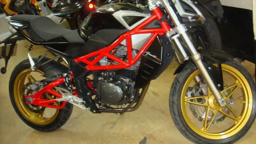 Megelli Naked Streetbike 125S 2011