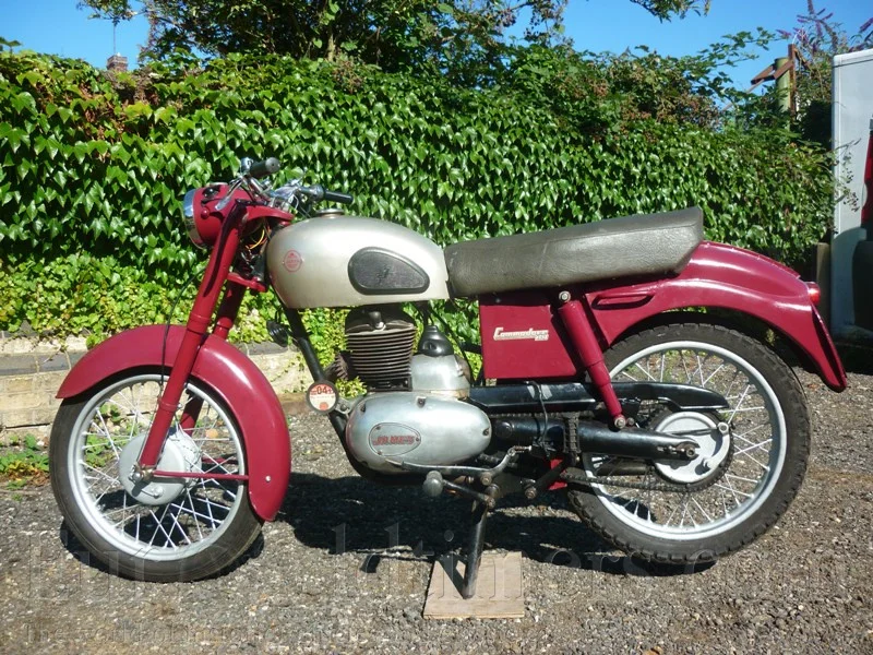 James Commodore 250 1958