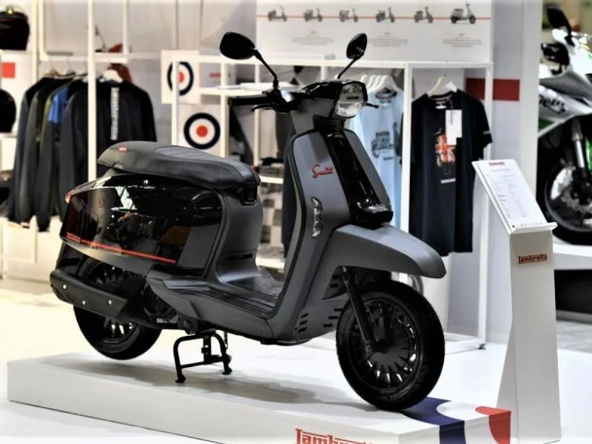 Lambretta V125 Special Pirelli Edition