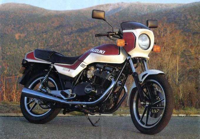 Suzuki GSX 400 S