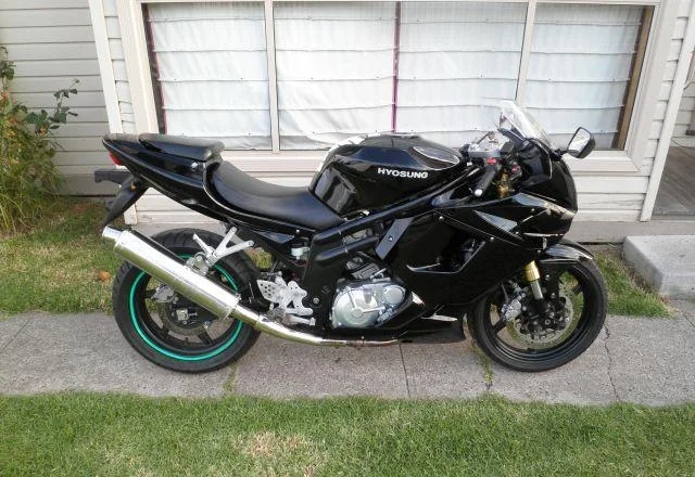 Hyosung GT650R