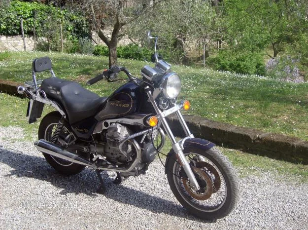 Moto Guzzi Nevada 750