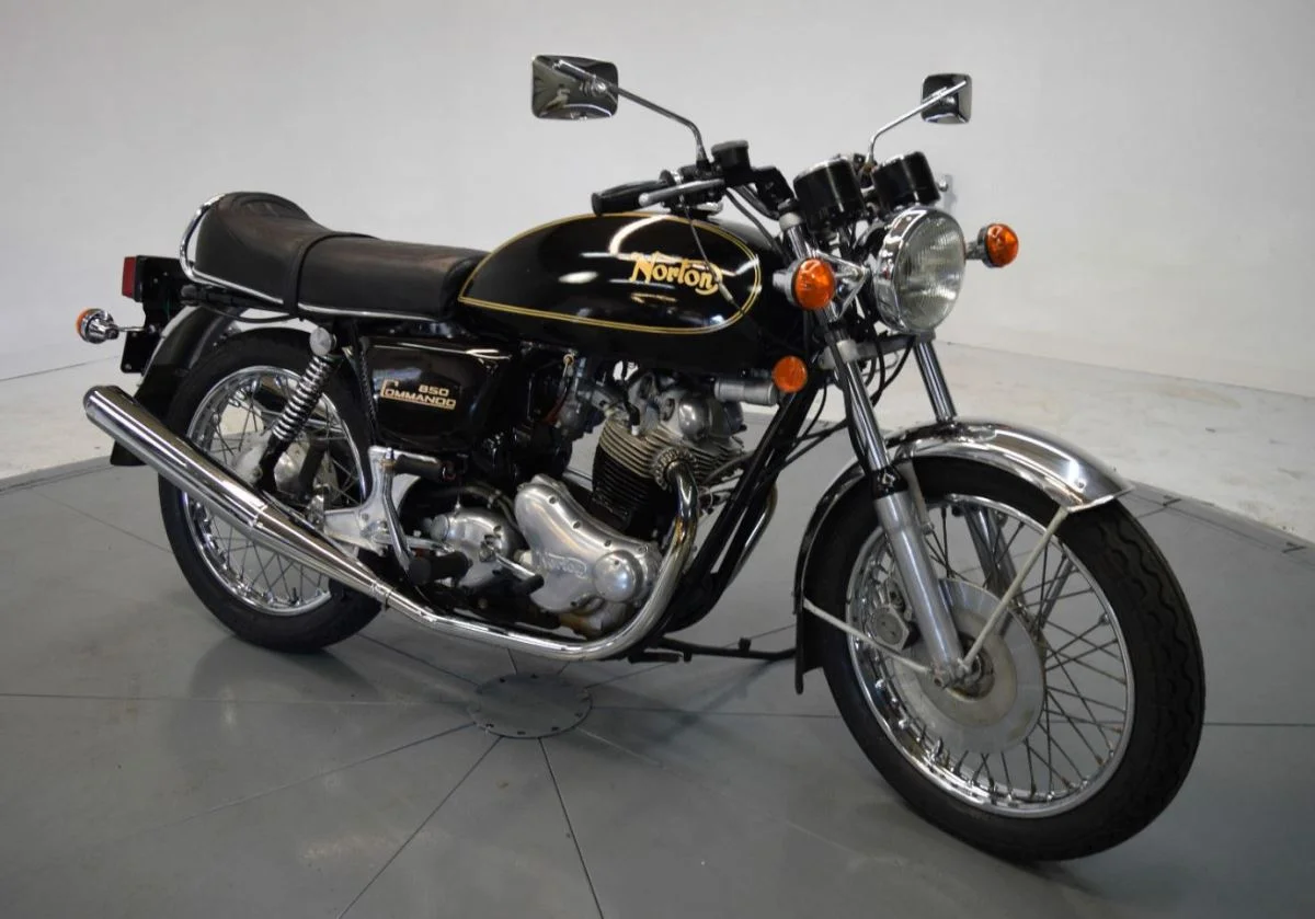 Norton Commando 850 Interstate