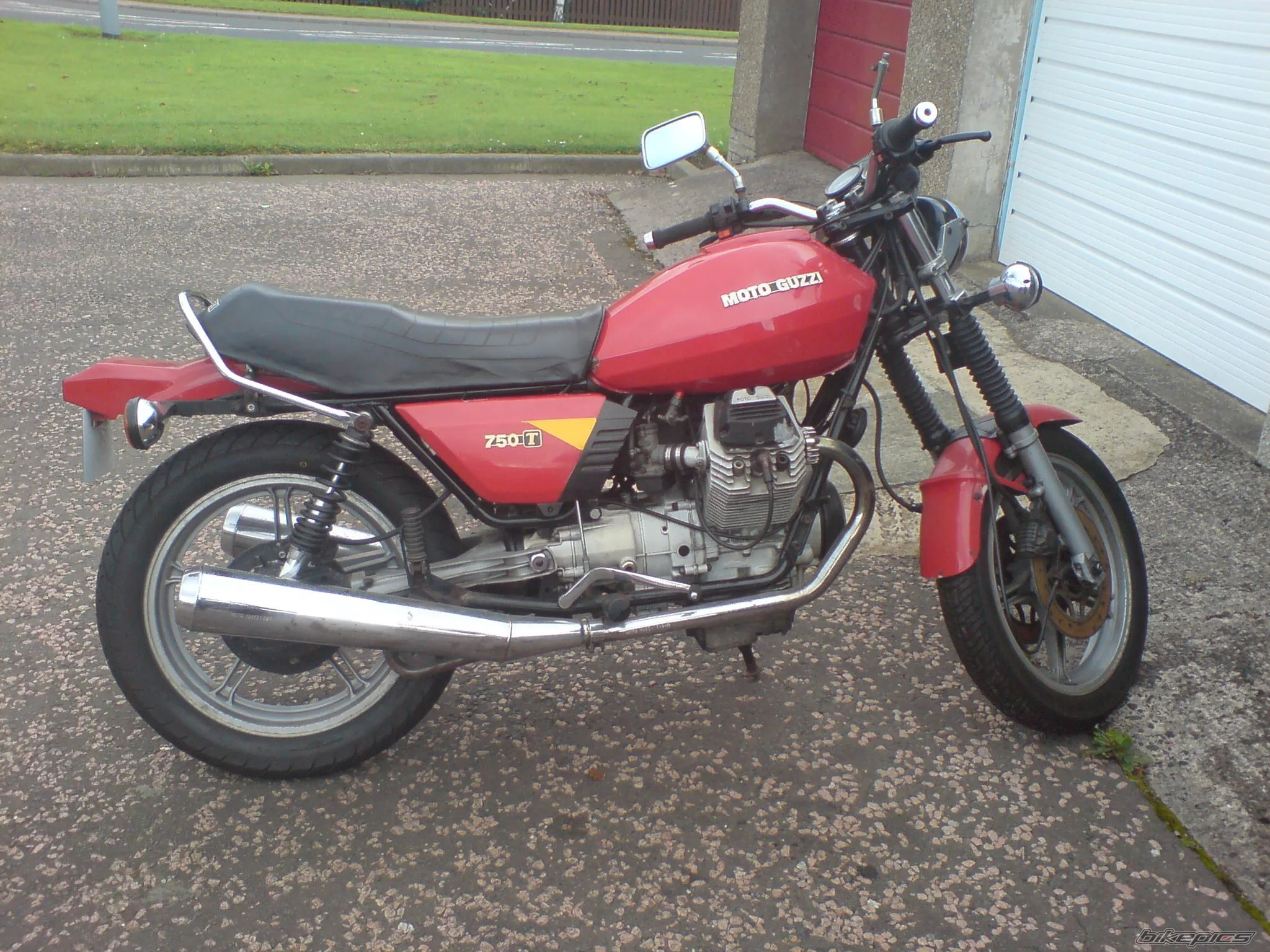 Moto Guzzi 750 Strada