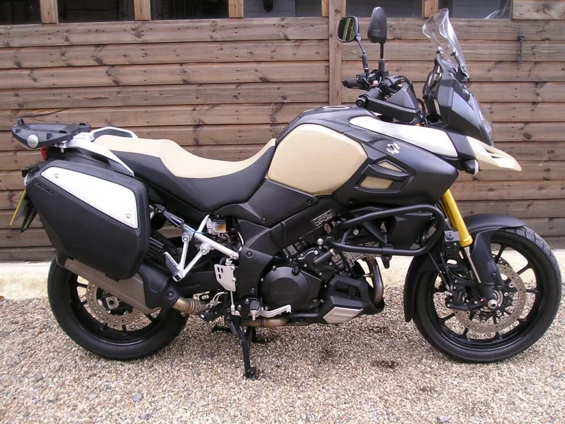 Suzuki V-Strom 1000 Desert