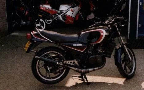 Yamaha RD 250 LC