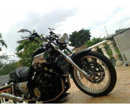 Yamaha VMX 1200 V-Max