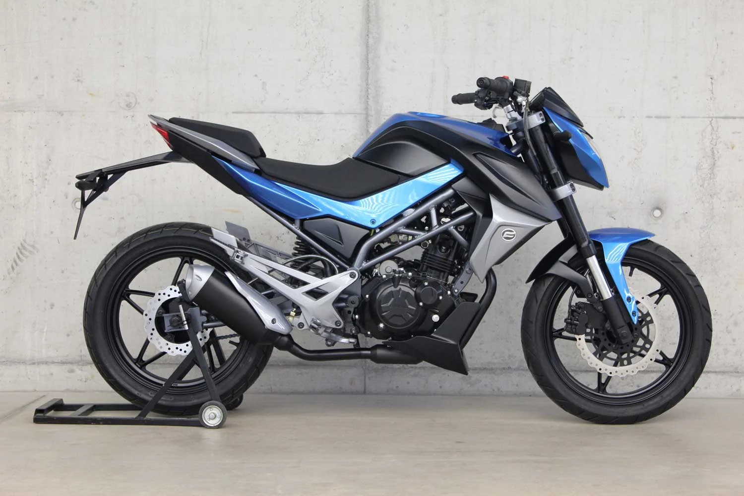 CF Moto 150NK