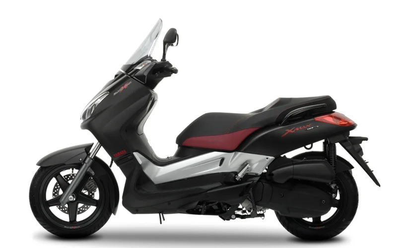 Yamaha Black X-Max 250