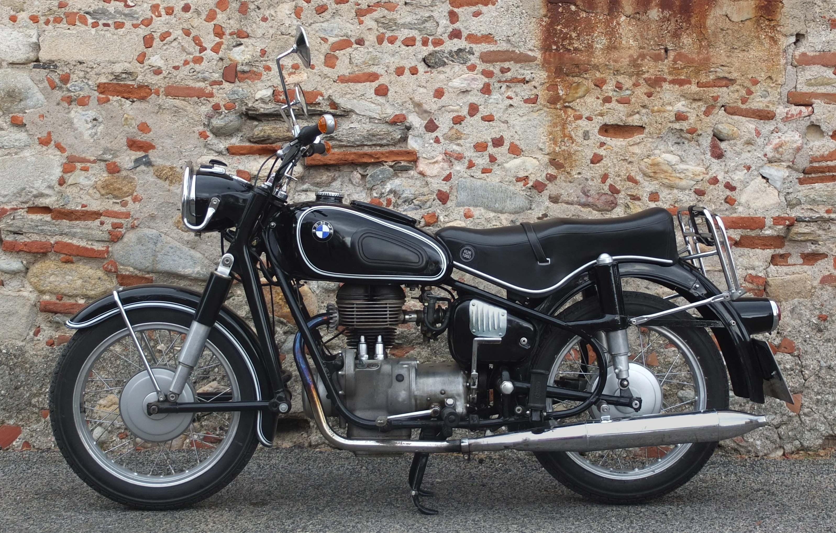 BMW R26