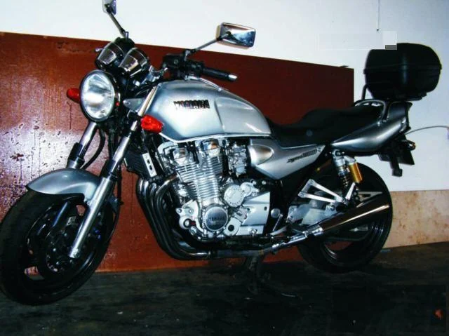 Yamaha XJR