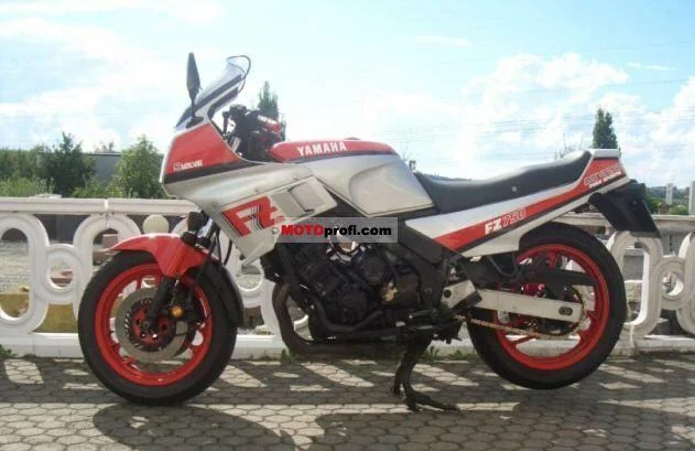 Yamaha FZ 750
