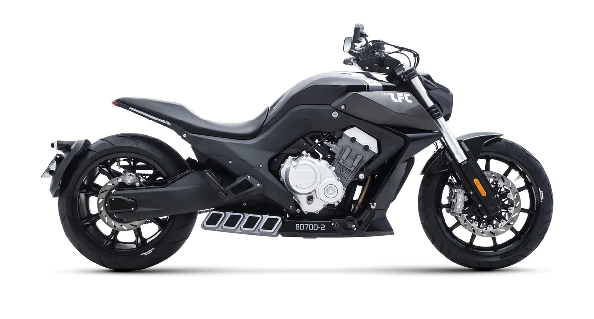 Benda 700 