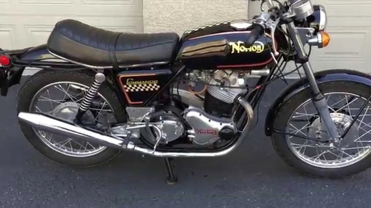 Norton Commando 750