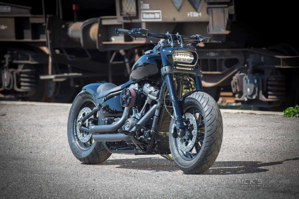 Harley-Davidson Softail Fat Bob Dark Custom