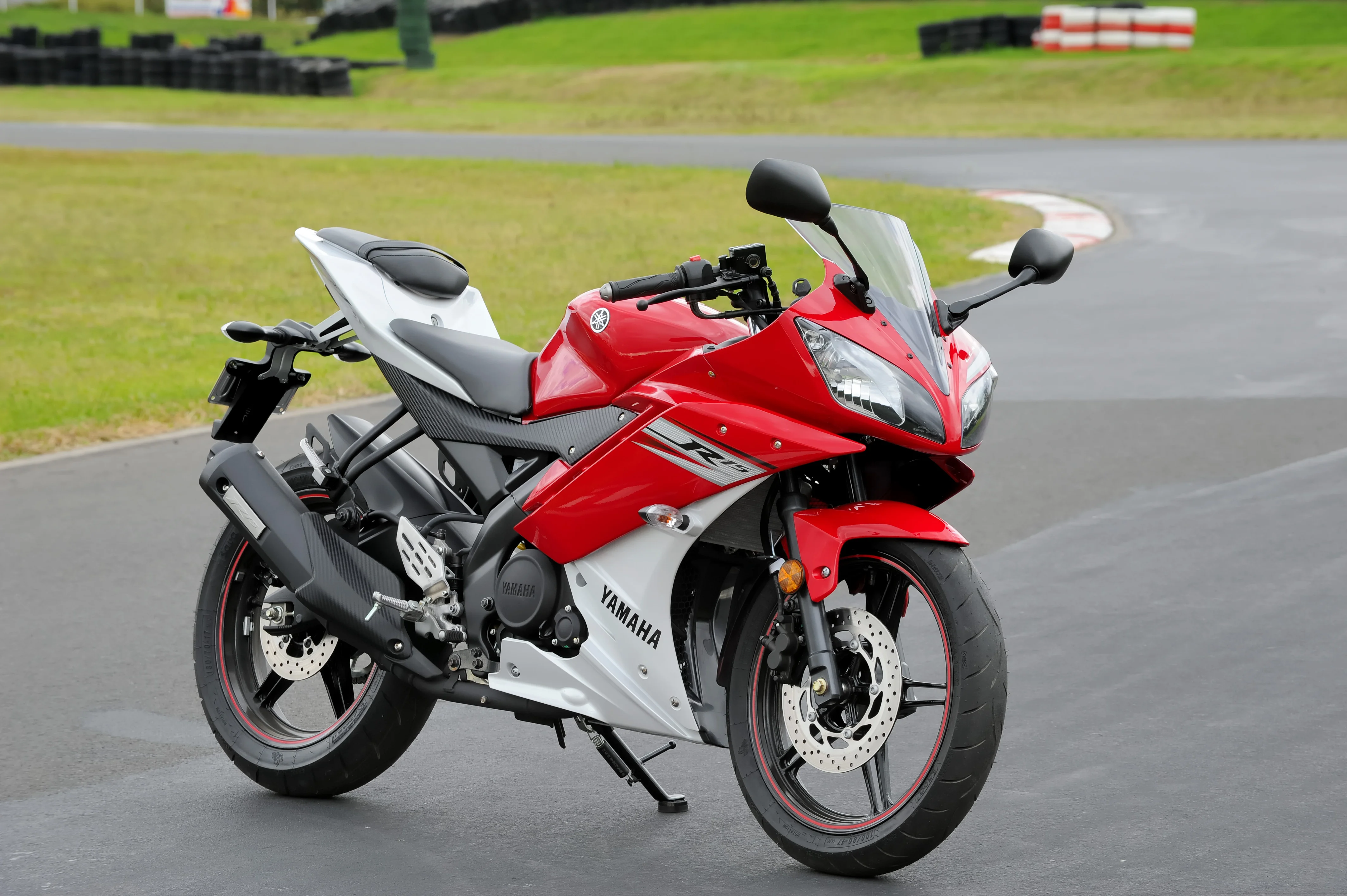 Yamaha YZF-R15 2013