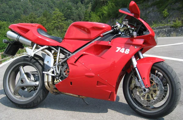 Ducati 748