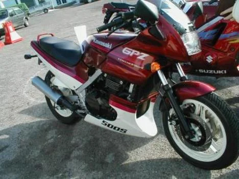 Kawasaki GPZ 500 S