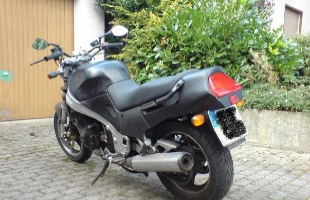 Suzuki GSX 1100 F