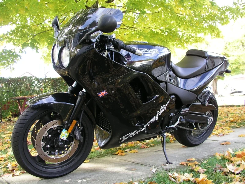 Triumph Daytona 900