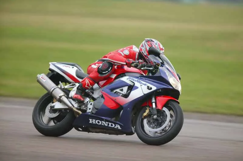 Honda CBR 900 RR Fireblade 2000