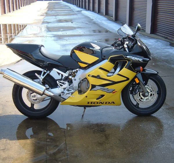 Honda CBR 600 F4i 2004