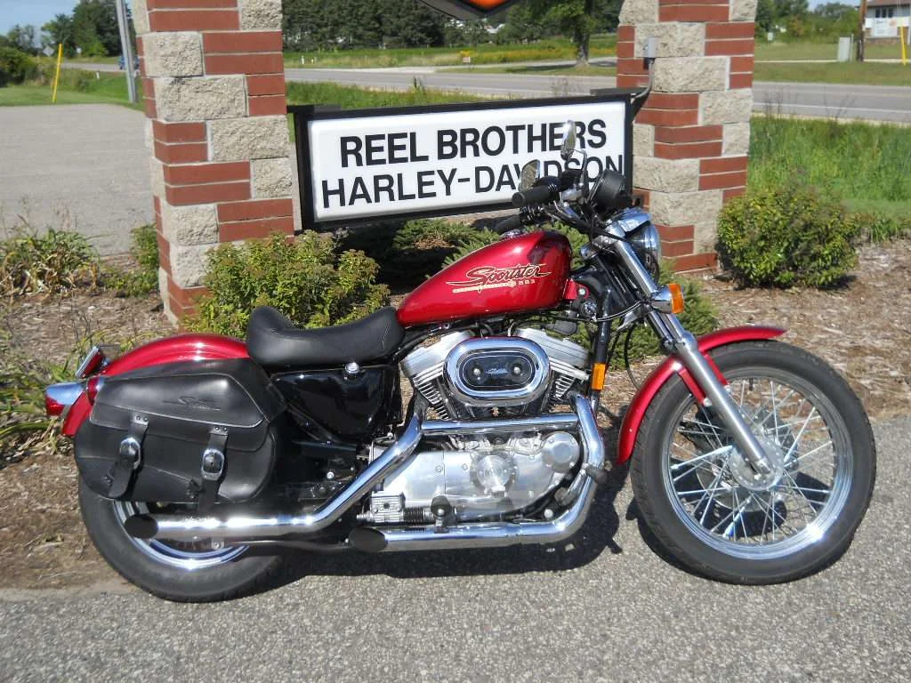 Harley-Davidson XLH Sportster 883 Hugger