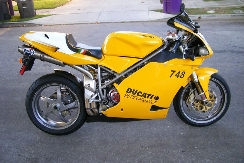 Ducati 748 S