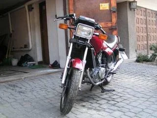 Yamaha XZ 550