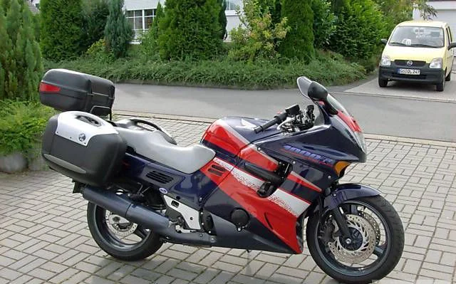 Honda CBR 1000 F