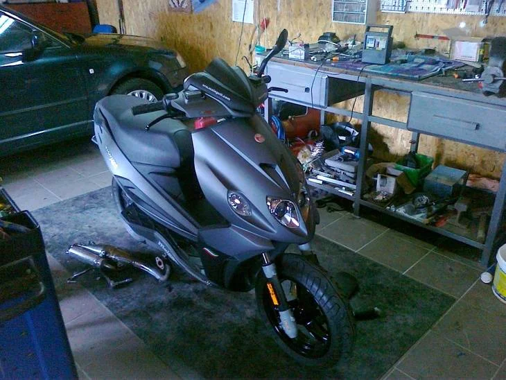 Malaguti Phantom F12R LC